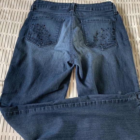 NYDJ NOT YOUR DAUGHTERS JEANS.  LIFT & TUCK.  BOOTLEG.  SIZE 6. - Picture 2 of 8